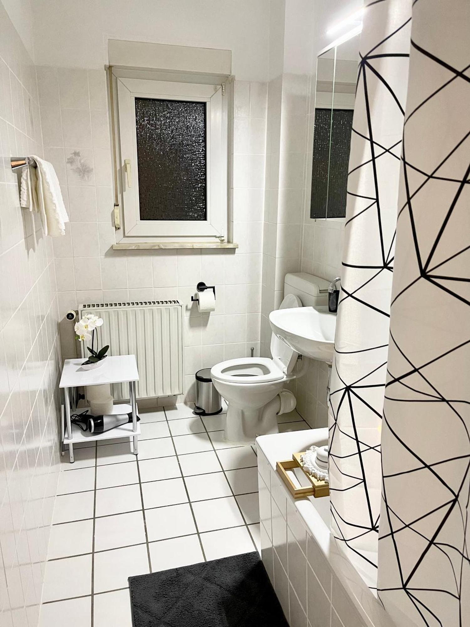 Tunnel Apartment - Nordbahntrasse, Kontaktloser Self-Check-In, Netflix Wuppertal Ngoại thất bức ảnh